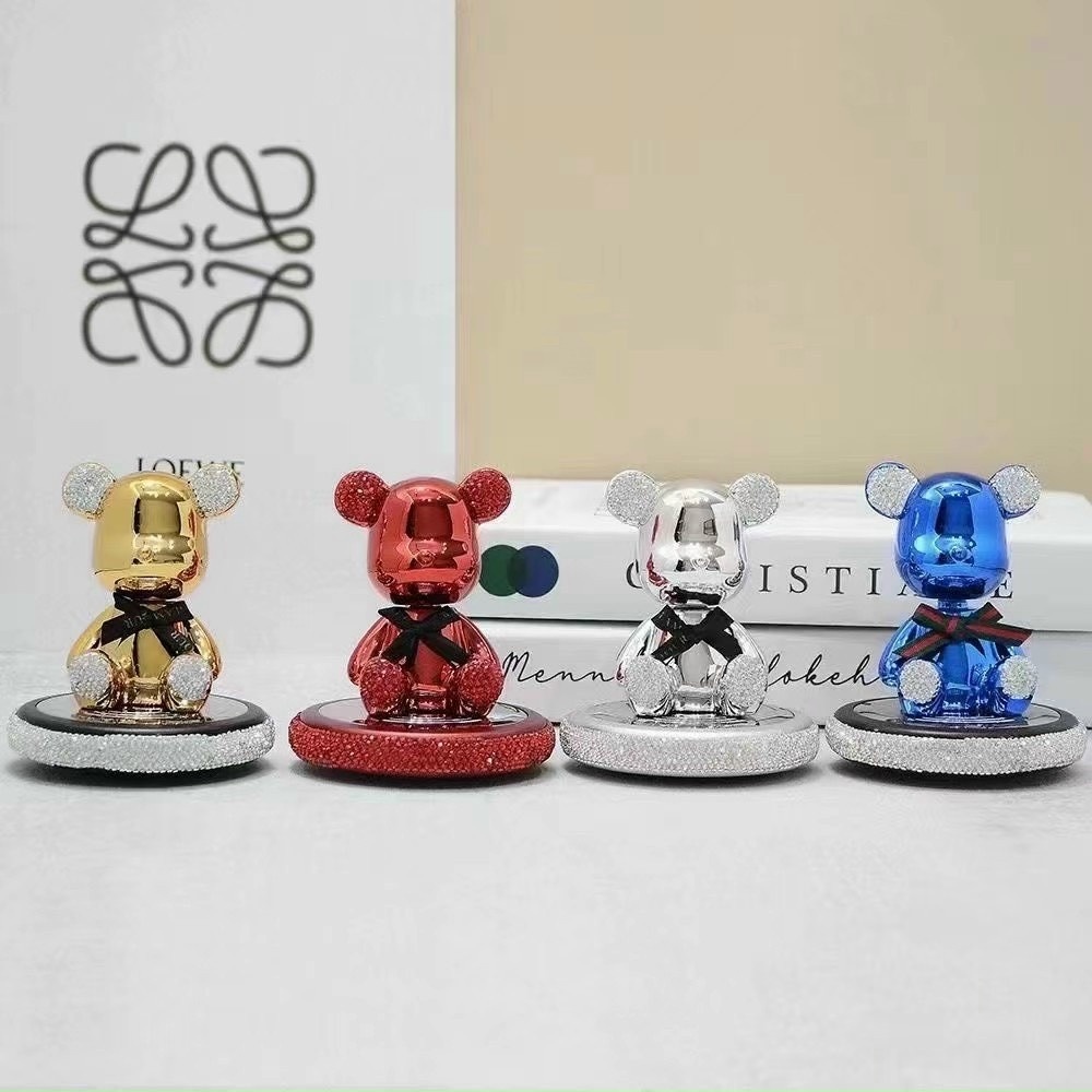 Bearbrick series - Gấu Sáp Thơm đặt trang trí taplo ô tô, Gấu Đính Đá Sáp Thơm Bushineco