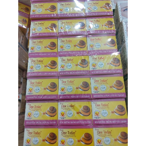 KEM ONE TODAY DƯỠNG TRẮNG TÁI TẠO DA 9G