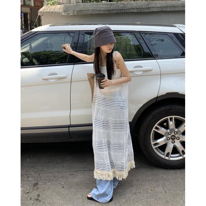 Đầm Dài Dạng Áo Hai Dây Phối Ren Thiết Kế Rỗng Màu Trắng Mặc Ngoài Mùa Hè Dành Cho Nữ