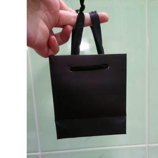 5 túi giấy đen trơn cán mờ