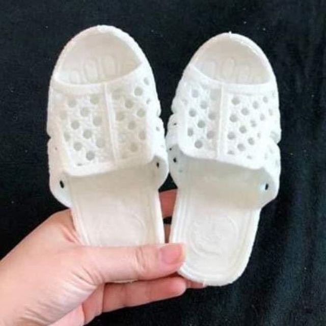 Dép tổ ong cho bé siêu cưng size 33 (dài bàn chân 16,5cm)