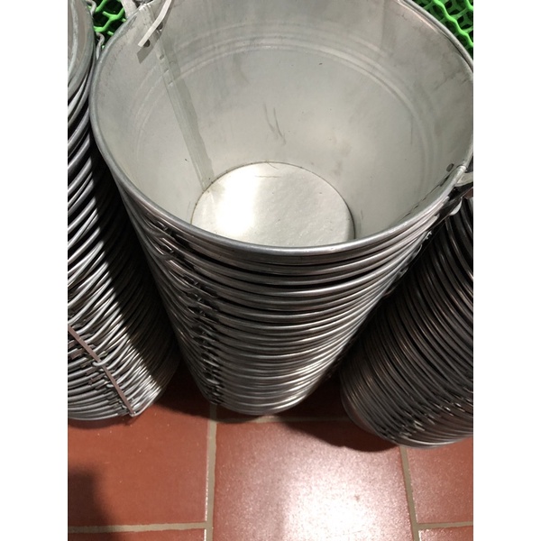 Xô tôn xách múc nước, đựng đồ
