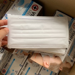 Khẩu trang y tế 4 lớp màu trắng hộp 50 cái