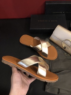 Dép charles & keith