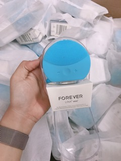 Máy rửa mặt massage rung tạo bọt Foreo