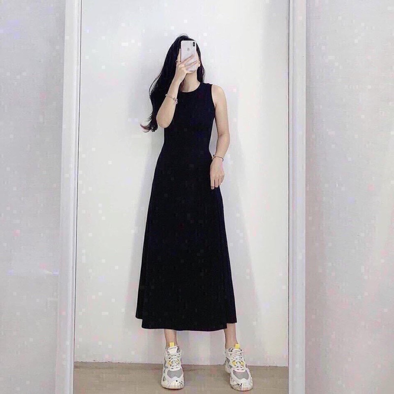 Đầm thun đen sát nách trẻ trung năng động