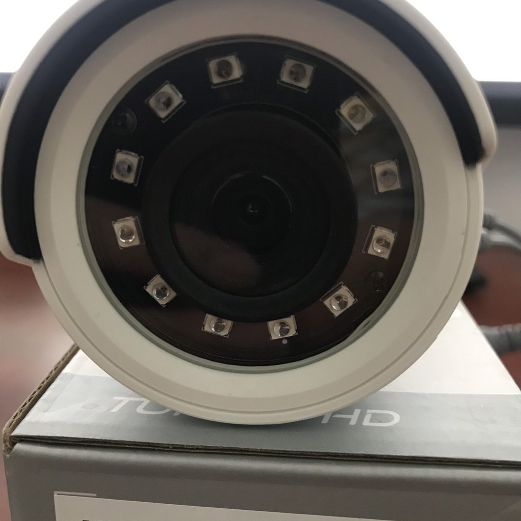 Camera HDTVI 2MP HIKVISION DS-2CE16B2-IPF | BigBuy360 - bigbuy360.vn