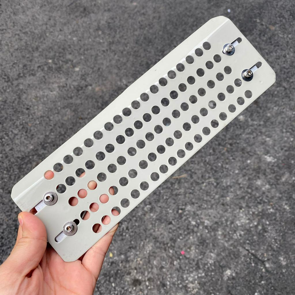 Lưới chống chuột ô tô xe Toyota Innova các đời giúp ngăn chuột chui vào trong xe