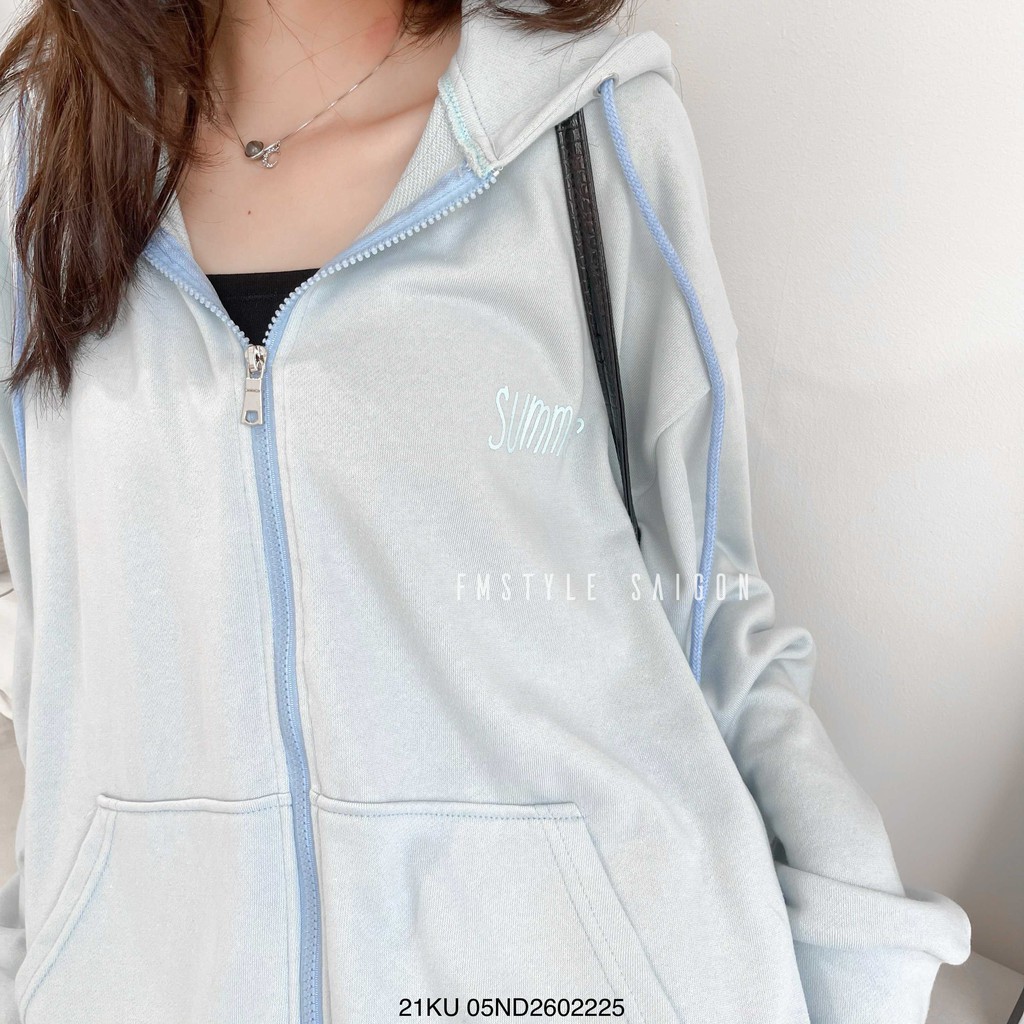 Áo khoác nỉ có nón chống nắng thêu SUMMER ulzzang thời trang nữ FmStyle SaiGon 21KU05ND2602 | BigBuy360 - bigbuy360.vn