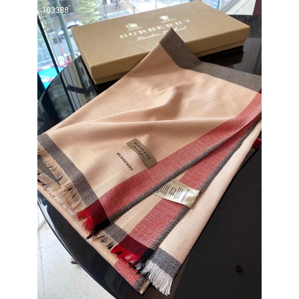 Khăn Choàng Cashmere Cổ Điển Burbeery
