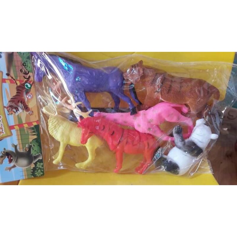 Mô hình con vật hoang dã