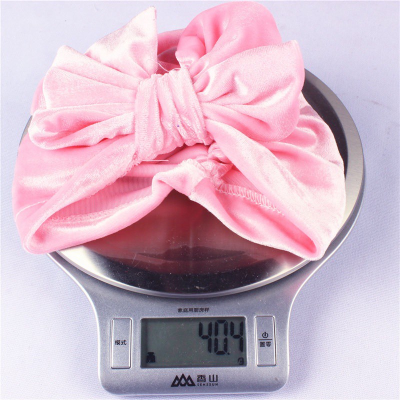 Mũ trùm đầu bằng nhung phối nơ xinh xắn cho bé