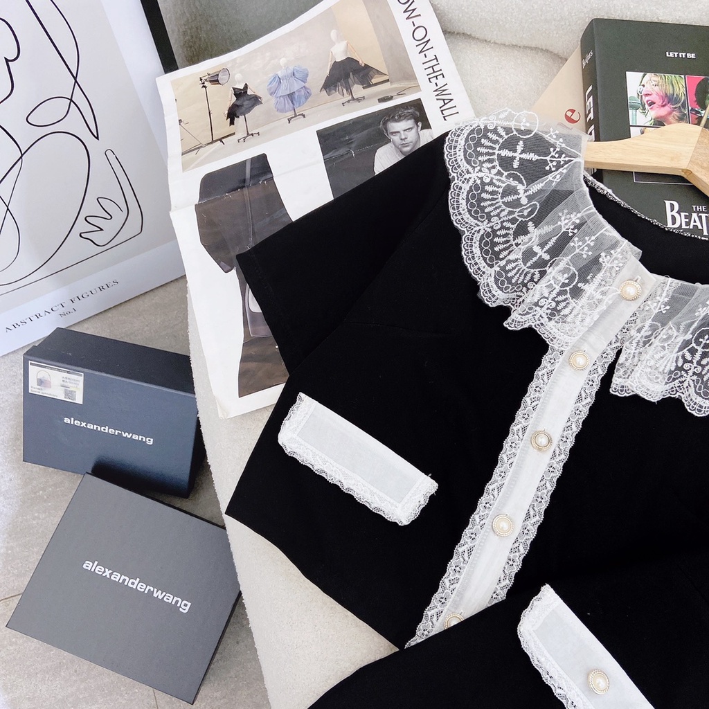 SET ÁO ĐEN CỔ REN HOA HÀNG NÚT + CHÂN VÁY LÓT QUẦN VIỀN TRẮNG