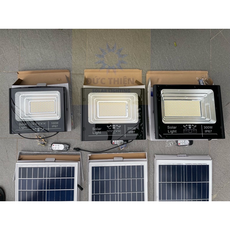 Đèn năng lượng mặt trời 3 màu ánh sáng Trắng, Vàng, Trung tính 100W 200W 300W chiếu sáng sân vườn chống nước IP67