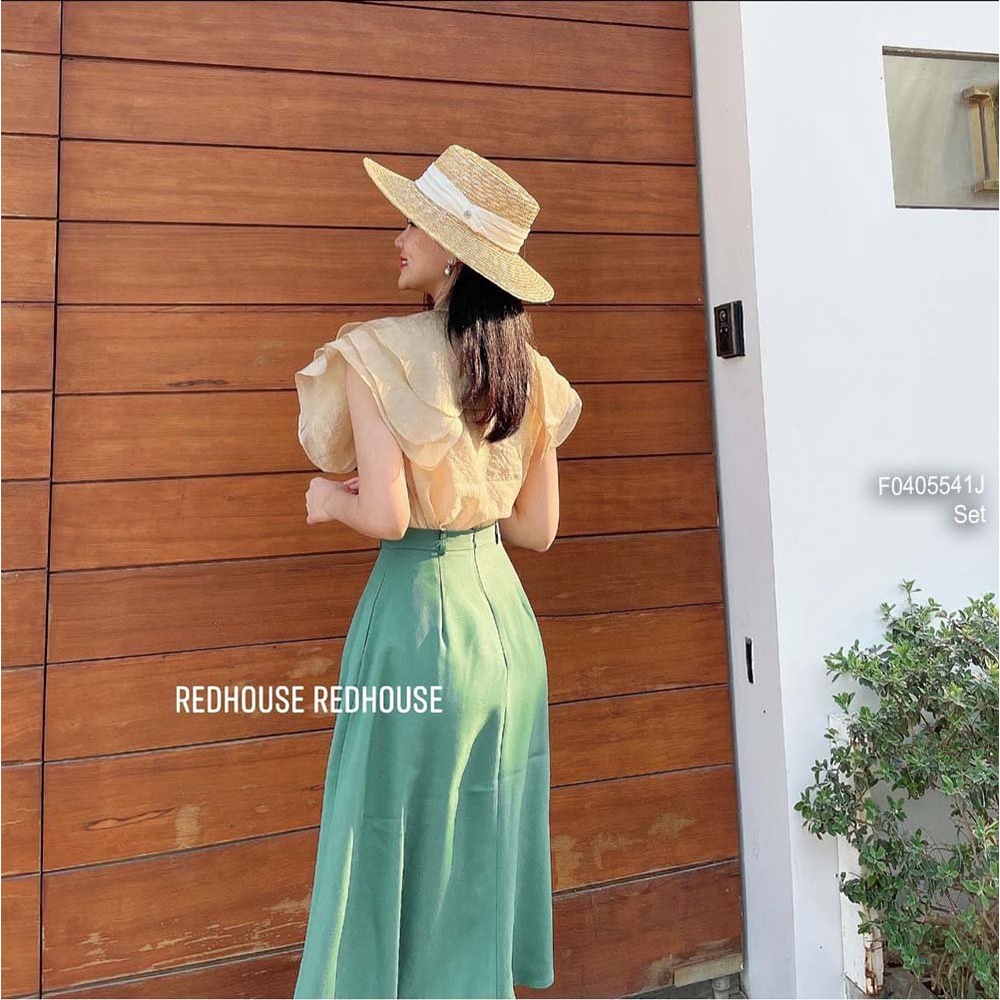 Set áo sơ mi kiểu cổ phối bèo tầng kèm chân váy xòe dáng dài!