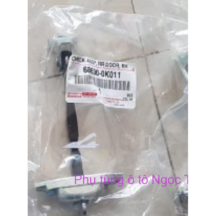 Hạn chế cửa xe Innova , Vios | BigBuy360 - bigbuy360.vn