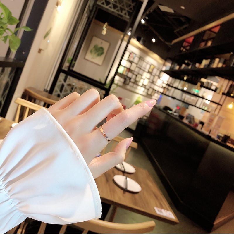 Nhẫn đính hôn kim cương thép titan thiết kế tối giản thời trang cho nữ