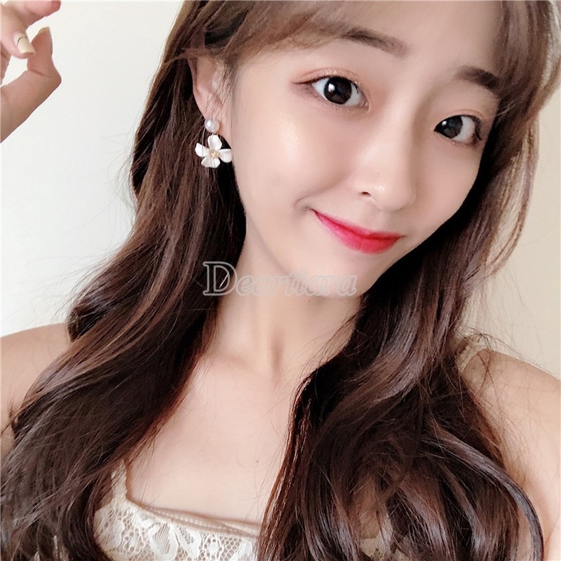 Đôi hoa tai hình bông hoa phối hạt ngọc trai giả thời trang dành cho nữ