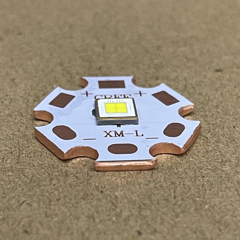 Đèn Pin Luminus SFT-70X-W5050 42W SFT70 LED 6V / 7A Chất Lượng Cao