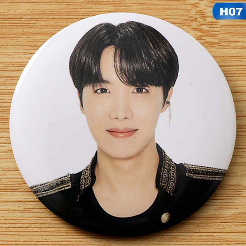 Set 2 huy hiệu cài áo / mũ/ balo phong cách BTS