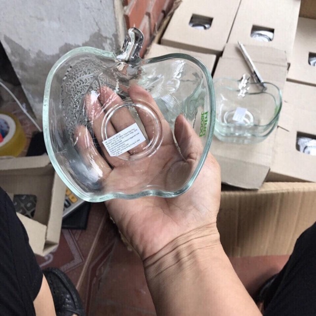 Bát thủy tinh hình quả táo