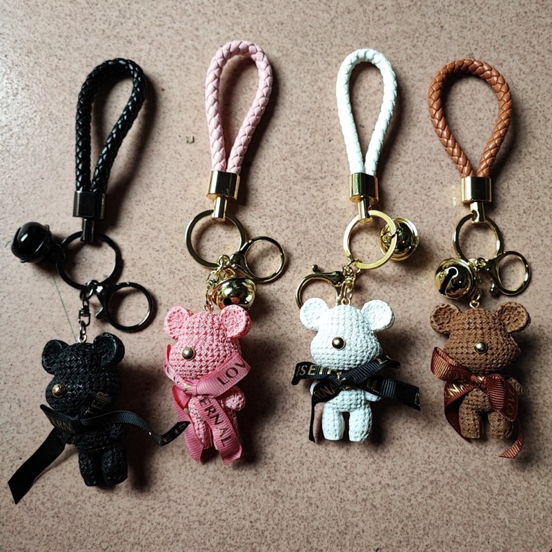 Móc khoá gấu bearbrick sang chảnh treo túi xách, móc chìa khoá ô tô, xe máy