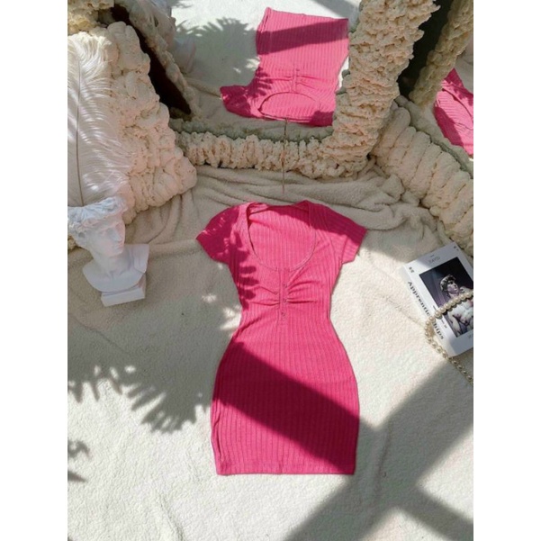 ĐẦM BODY TAY NGẮN GÀI CÚC