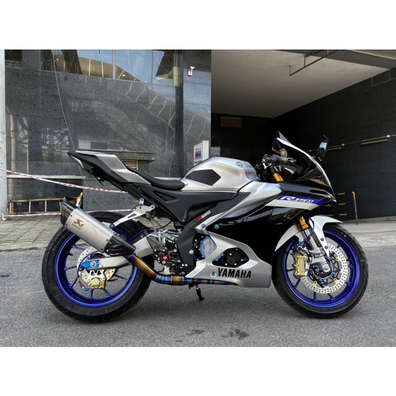 Pad phanh trước sau lắp heo độ Yamaha R15M, combo thớt lòng lắp đặt dễ dàng tại nhà.