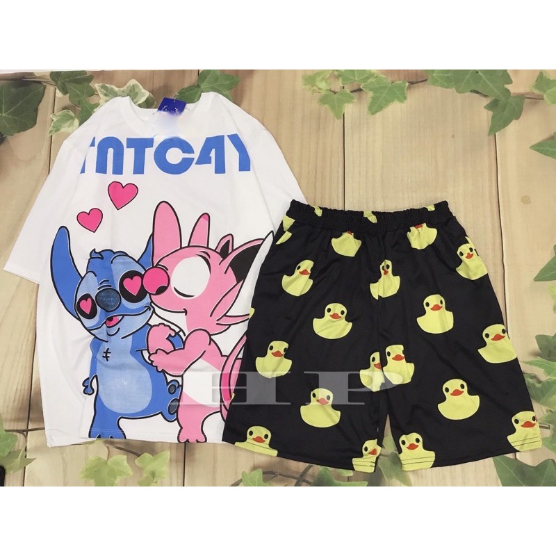 Sét áo Stick hôn nhau + quần đùi đen vịt vàng TH6