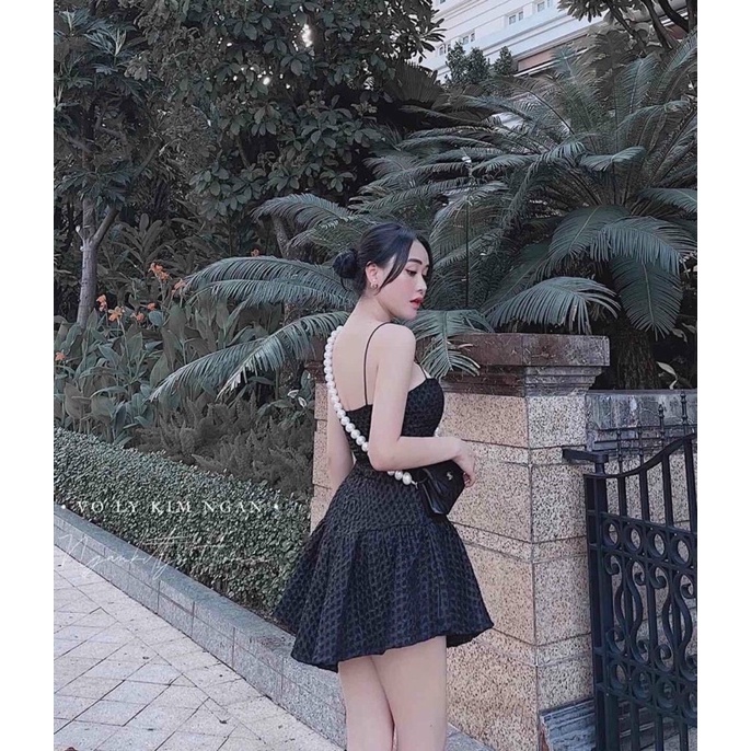 Đầm dây đen vải gấm