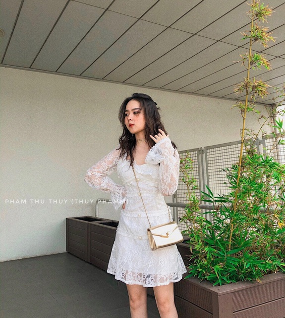 Váy ren trắng cúc ngọc