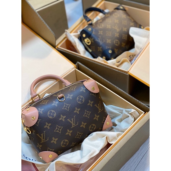 Túi trống tay cầm LV PETITE MALLE SOUPLE