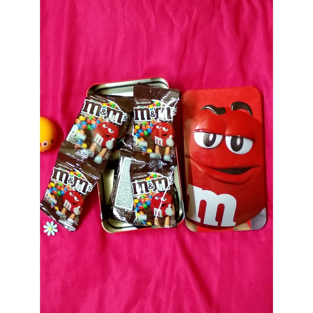 Kẹo Socola Sữa M&amp;M Hộp Thiếc Màu Đỏ 145G