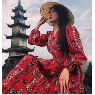 Váy đỏ vintage