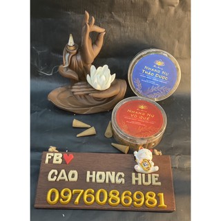 Thác khói bàn tay nâu sen trắng