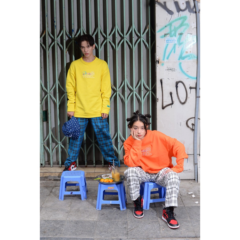 THELSTUDIOS - Áo Sweater thêu logo chạy màu (4 màu) | BigBuy360 - bigbuy360.vn