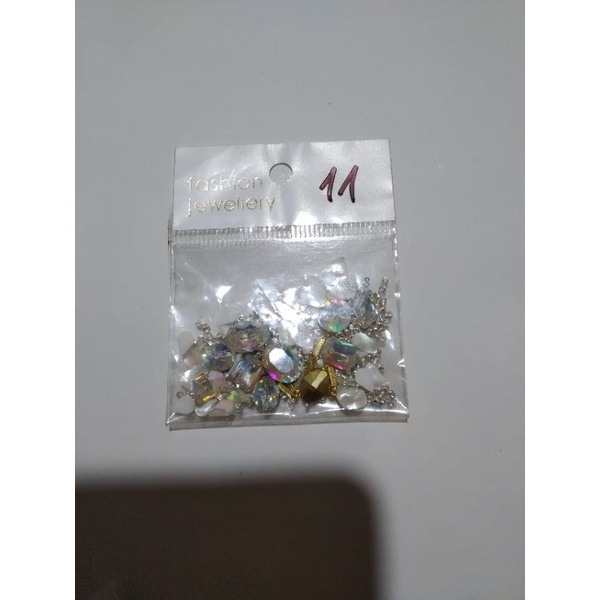 Hình champ trang trí móng nail đẹp nhiều mẫu