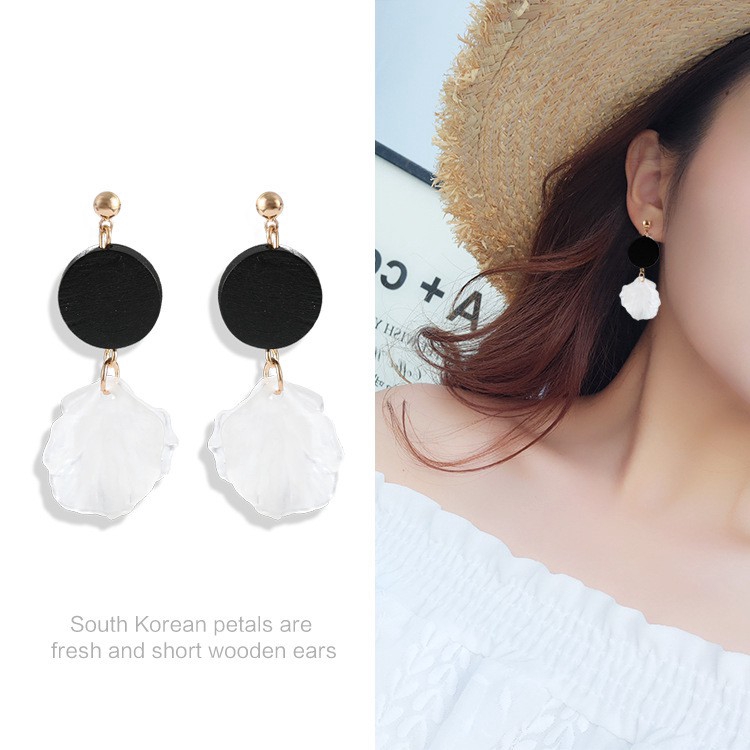 Khuyên tai hình cánh hoa xinh xắn sang trọng