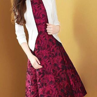 Đầm xòe gấm hoa nổi - hàng nhập