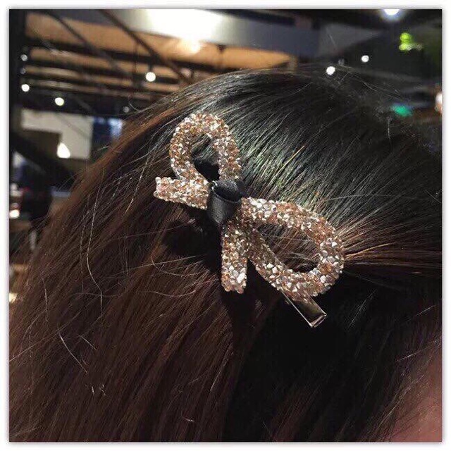 Kẹp tóc hình nơ đá