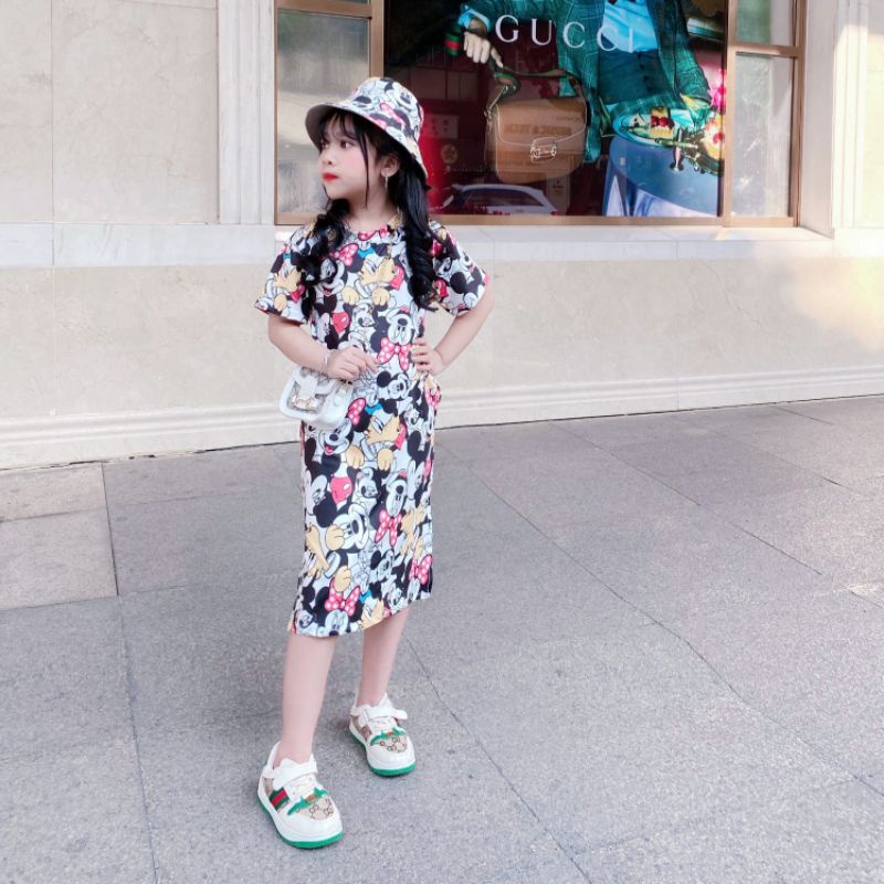 Váy  suông  kèm  mũ