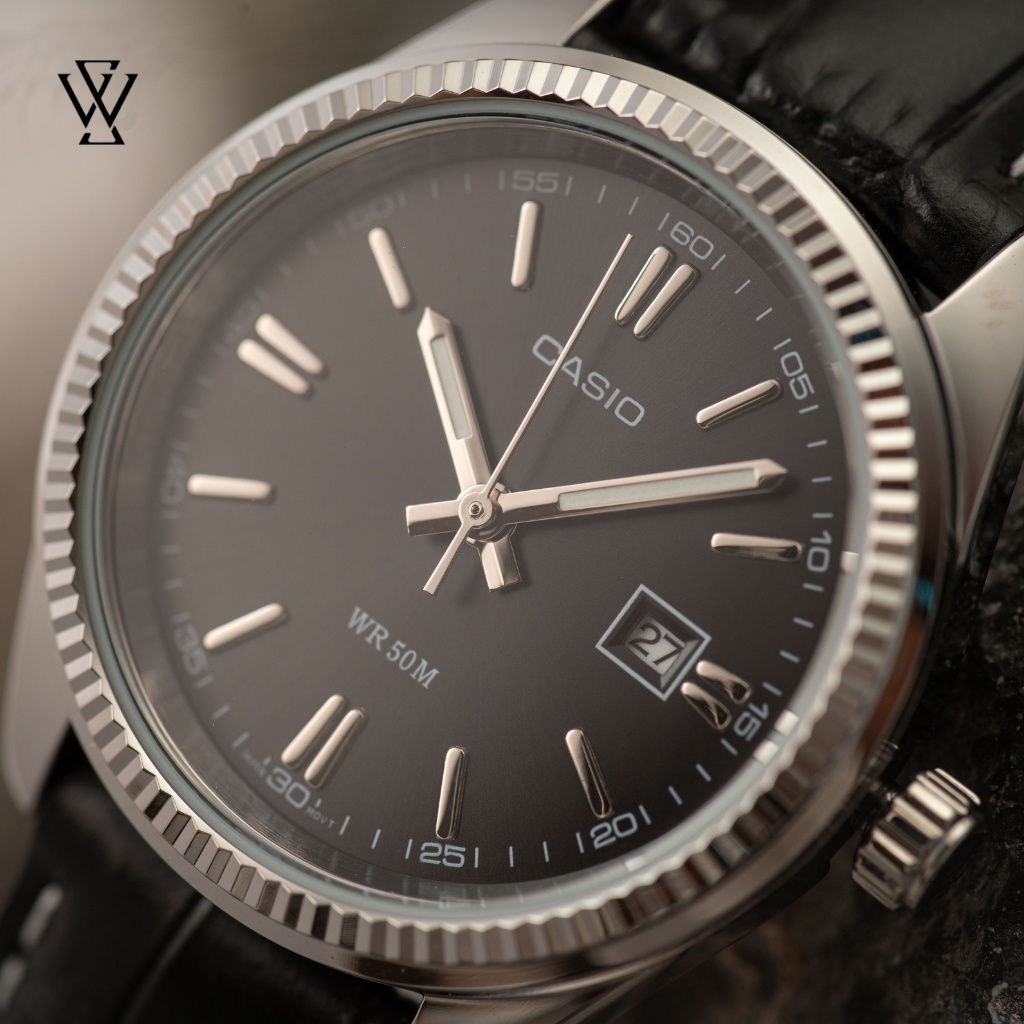 Đồng Hồ Quartz Nữ Casio WATCHSTORE LTP-1302L-1AVDF Thiết Kế Mặt Tròn Kính Khoáng 30.3mm, Dây Da, Vỏ Thép Không Gỉ