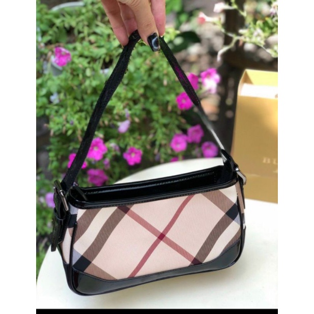 Túi Burberry cực sang chảnh