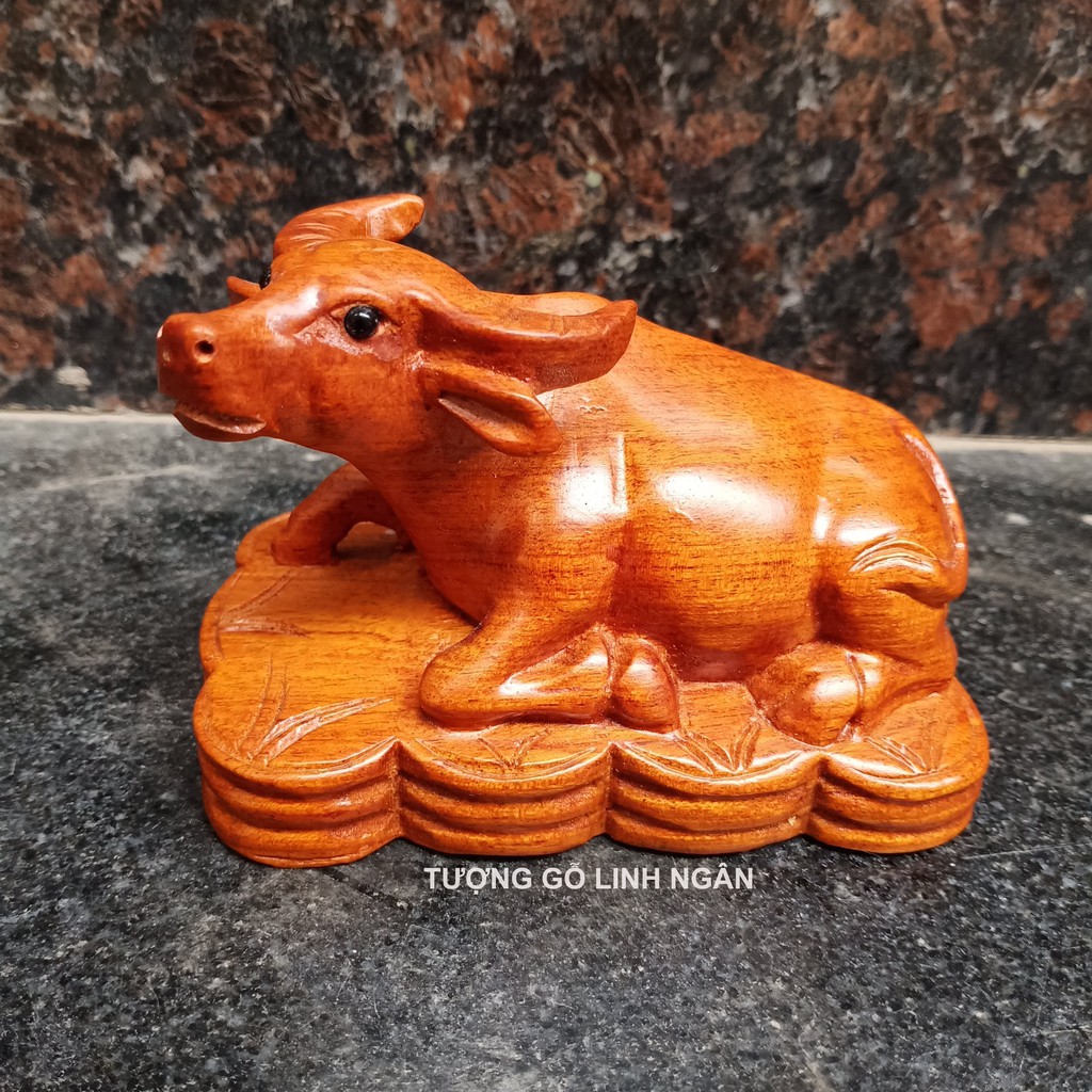 Tượng trâu gỗ hương cao 8 cm