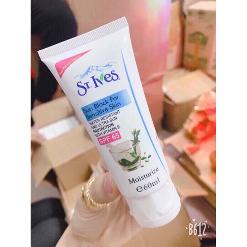 Kem chống nắng toàn thân Stives Sunblock For Sensitive SPF-65