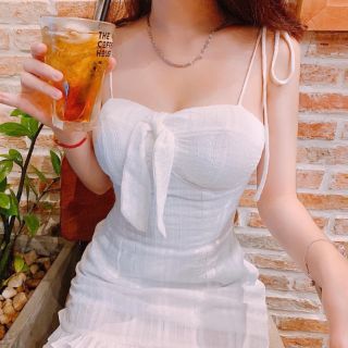Đầm trắng 2s thắt nơ ngực - kèm ảnh thật