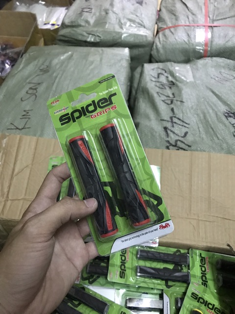 Bọc tay thắng Spider
