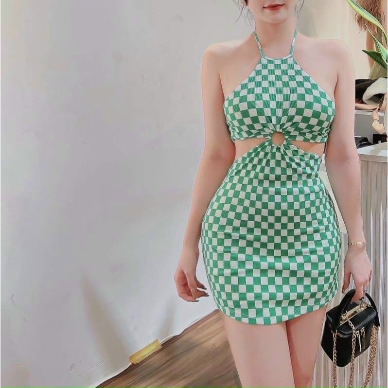 Có mút ngực Đầm Yếm Khoen Lập Thể Caro Khoét Eo