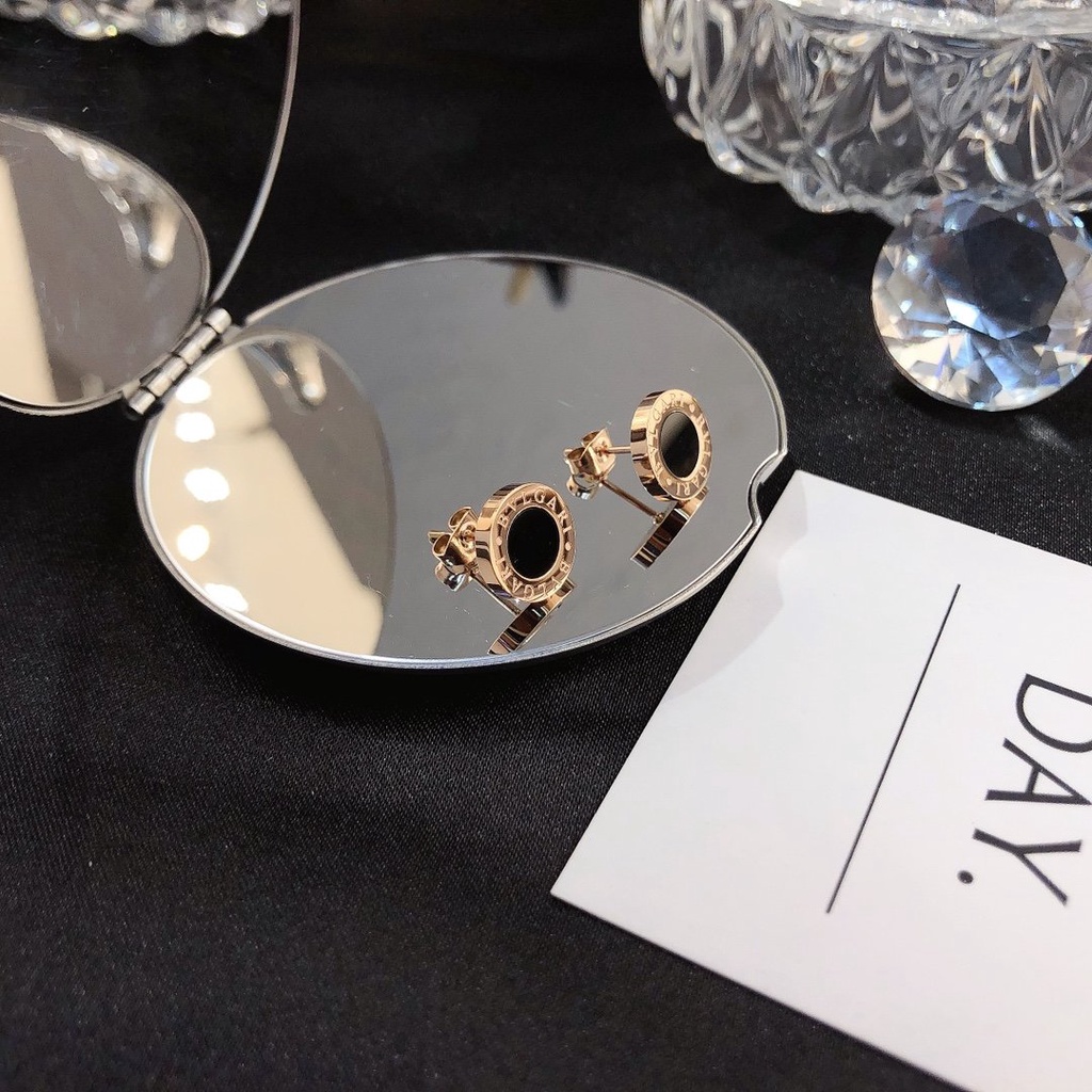 Khuyên Tai Tròn Bằng Thép Titan In Logo Chữ Thời Trang Dành Cho Nữ