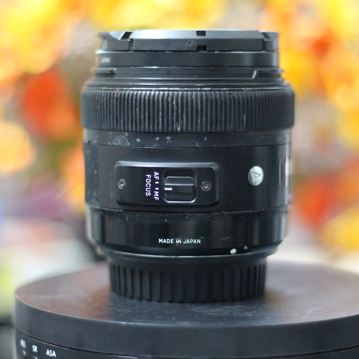 Ống kính Sigma 30 mm f1.4 Art cho máy ảnh crop Canon